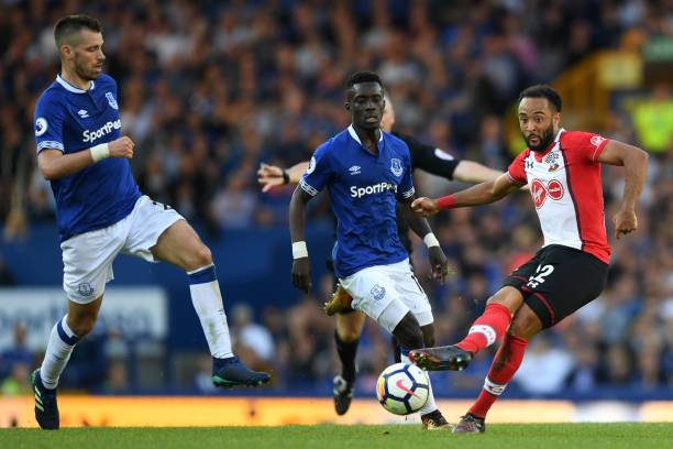 两名或三名 两名或三名